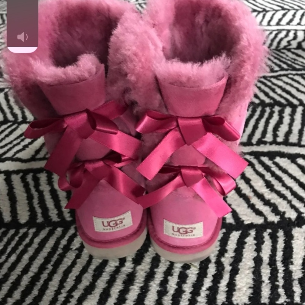 pink uggs